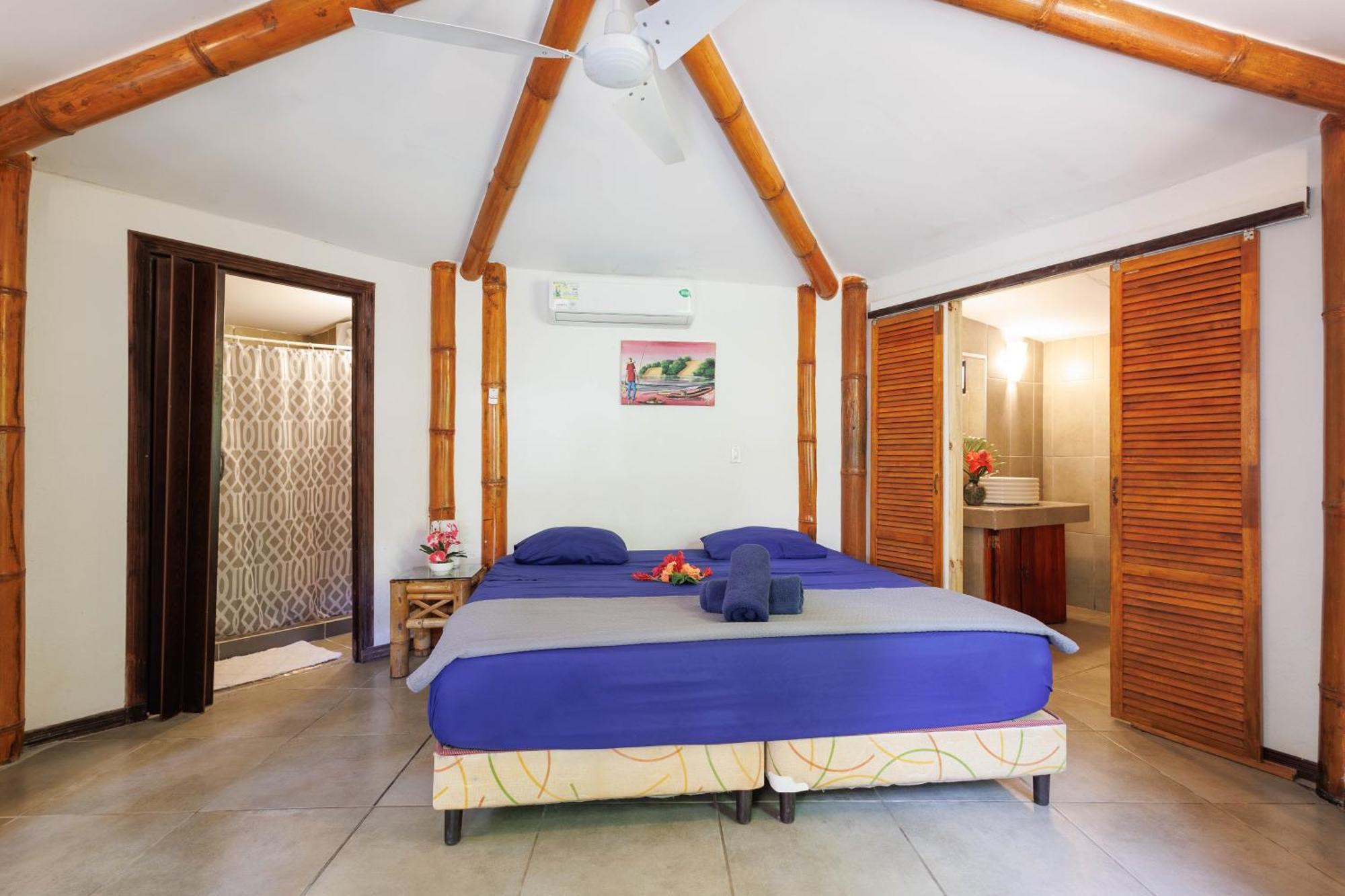 Bambutel Cocles Hotel Puerto Viejo de Talamanca ภายนอก รูปภาพ