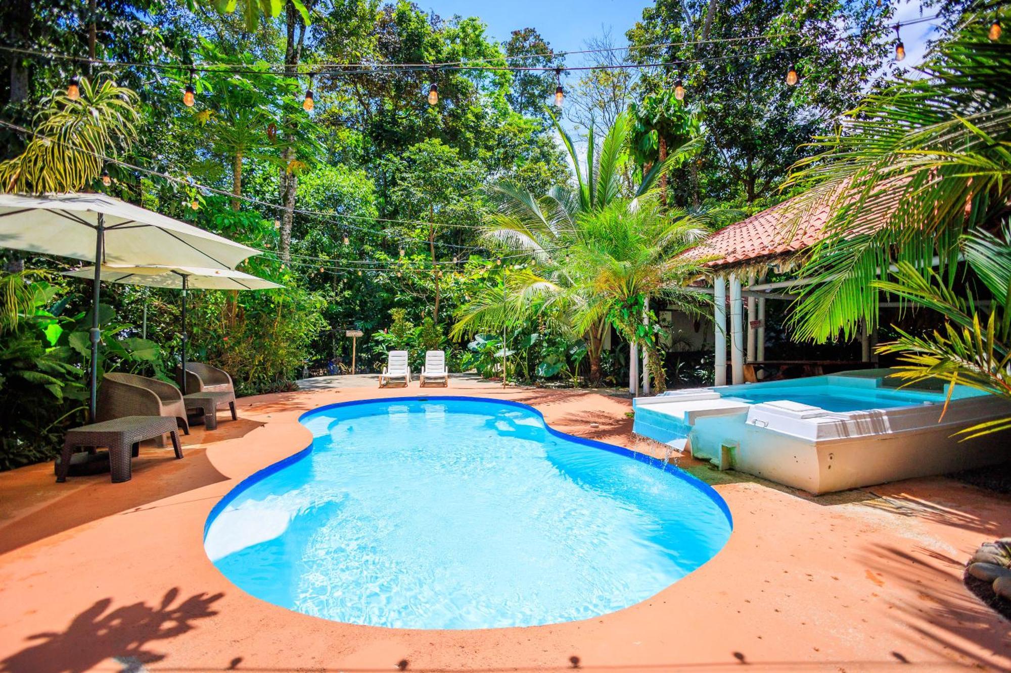 Bambutel Cocles Hotel Puerto Viejo de Talamanca ภายนอก รูปภาพ