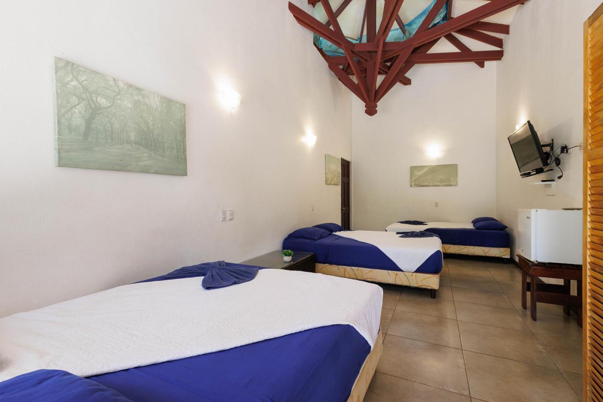 Bambutel Cocles Hotel Puerto Viejo de Talamanca ภายนอก รูปภาพ