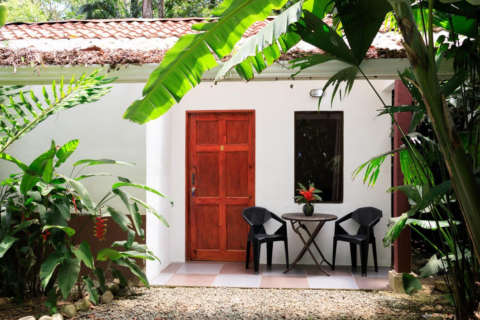 Bambutel Cocles Hotel Puerto Viejo de Talamanca ภายนอก รูปภาพ