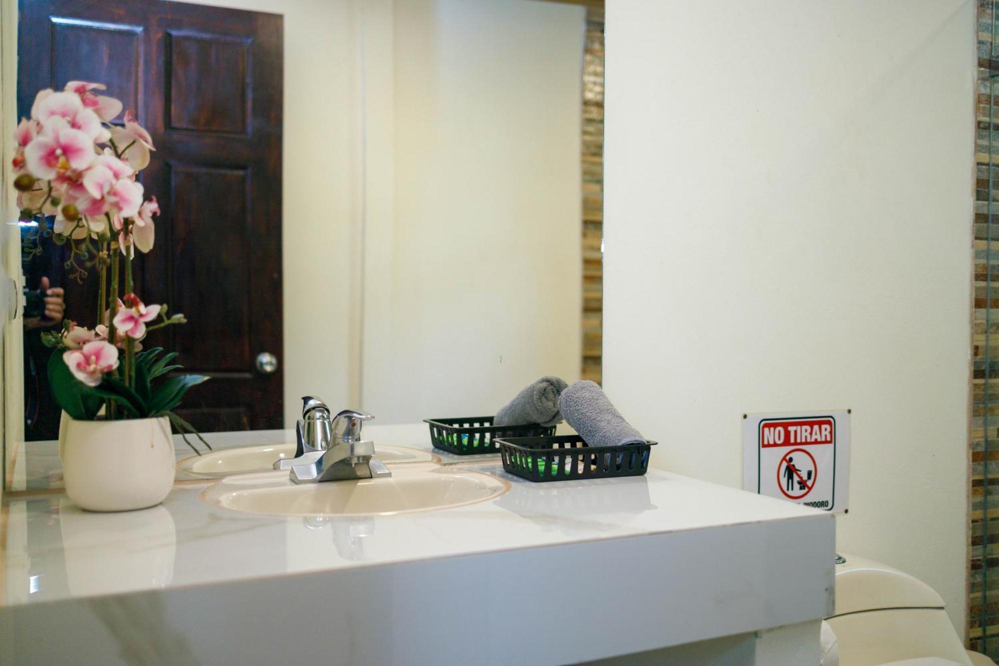 Bambutel Cocles Hotel Puerto Viejo de Talamanca ภายนอก รูปภาพ
